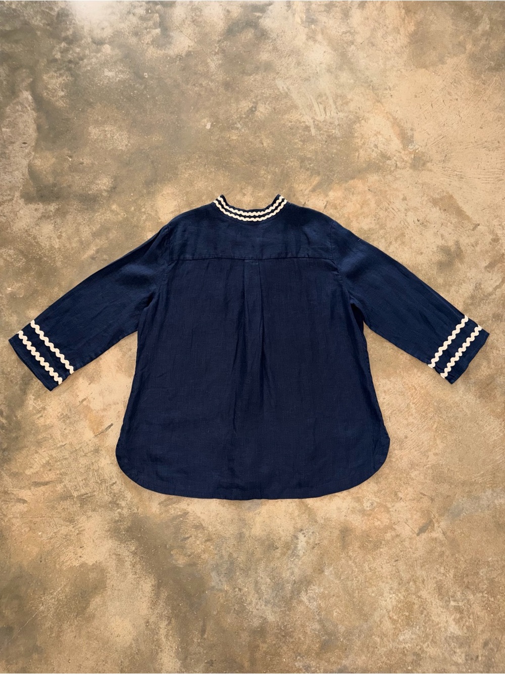 Chico’s Size 4 XL XXL 100% Linen Navy Tunic Metallic Trim Top - Picture 3 of 9